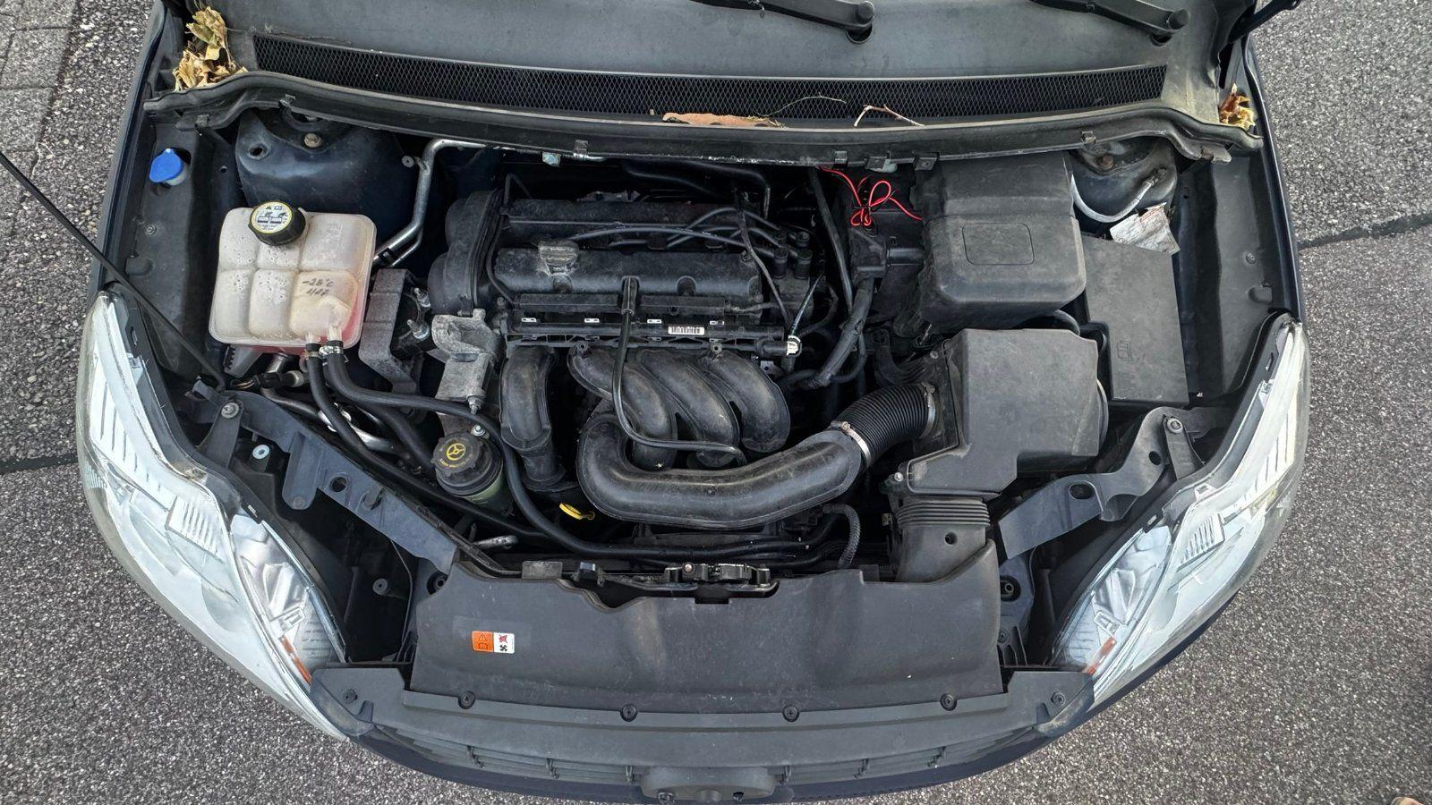 Ford Focus 2010 — photo 9