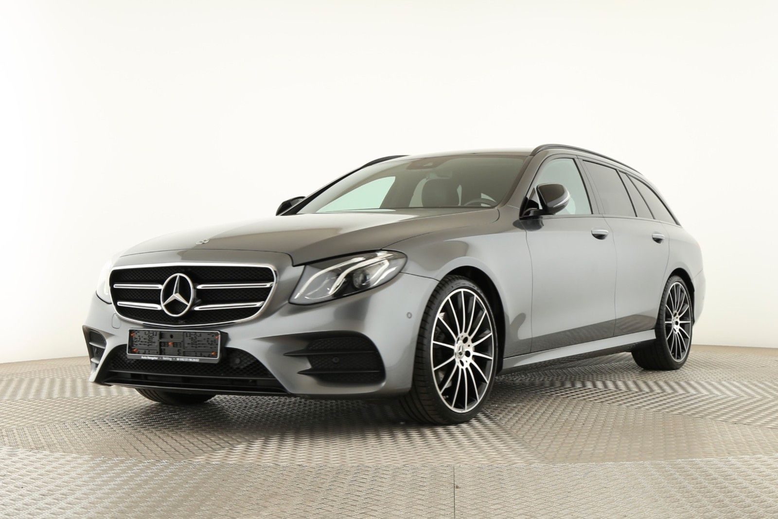 Mercedes-Benz E 200 T-Modell AMG-Line 20" AMG TOP-Zustand