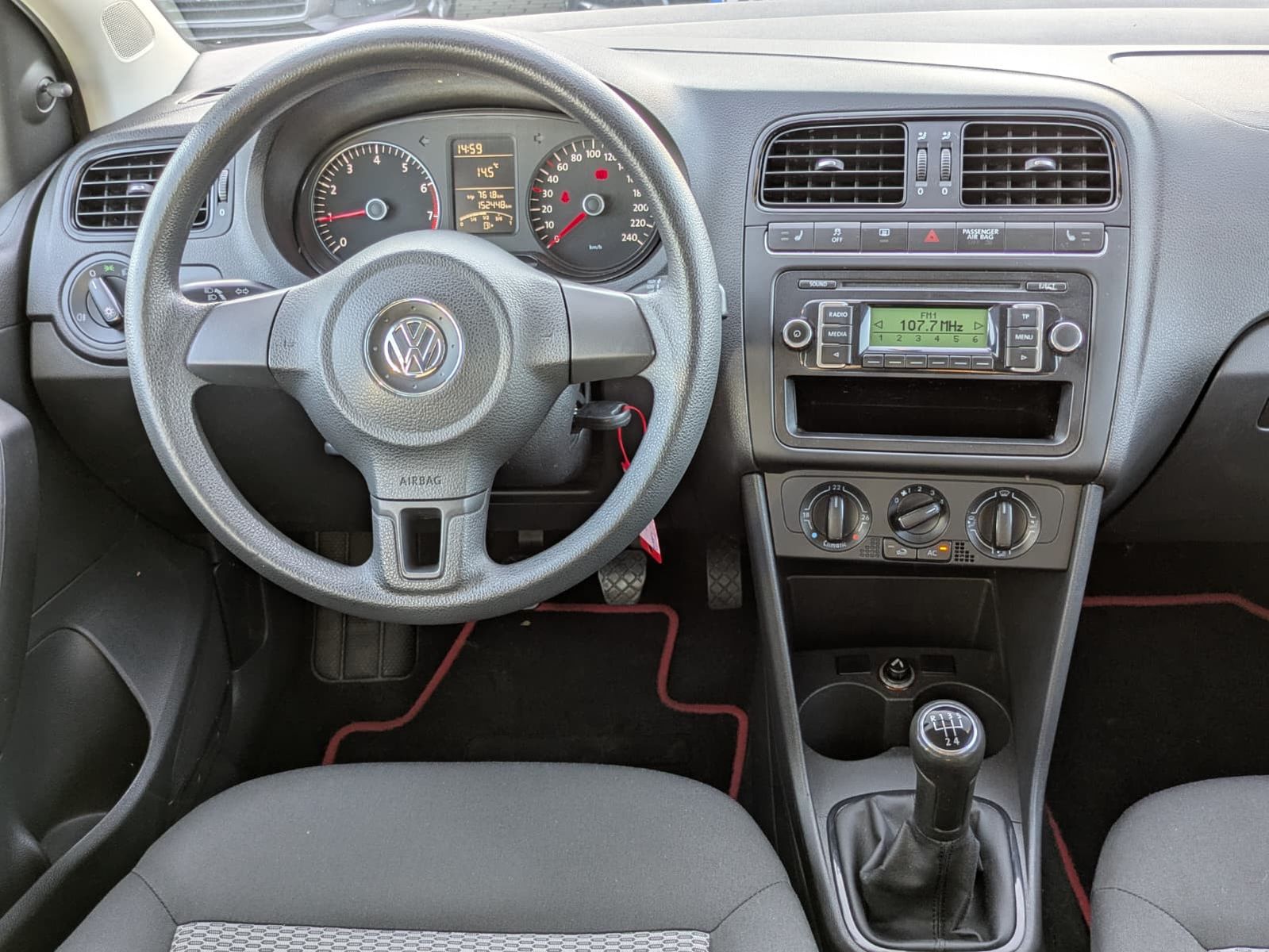 Fahrzeugabbildung Volkswagen Polo 1.2 KLIMA*SHZ*16"ALLWETTER*LED-TAGFAHRLICHT