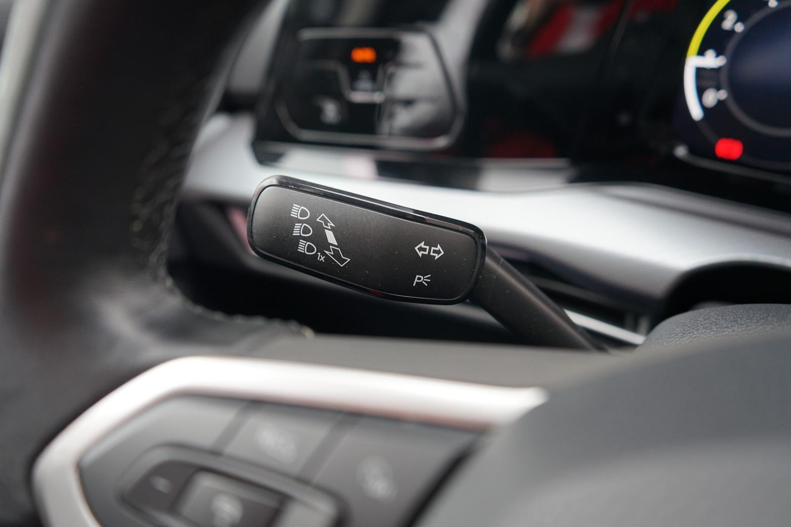 Volkswagen Golf VIII 1.5 TSI Life LED Navi Sitzheizung DAB, миниатюра 26