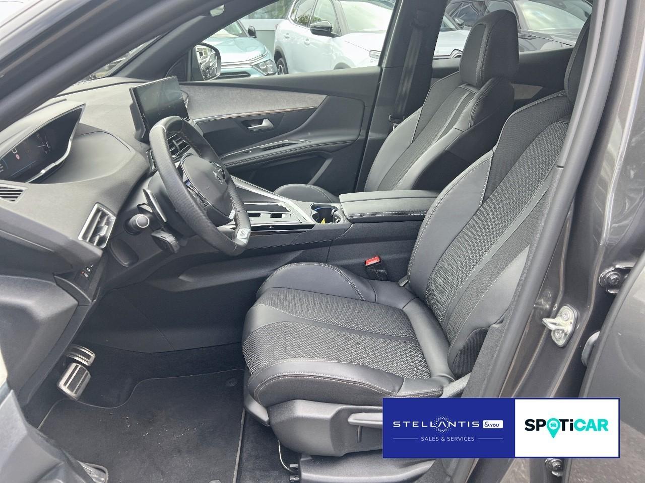 Peugeot 3008 GT PT 130 EAT8 Pano Sitzheiz Kamera CarPlay