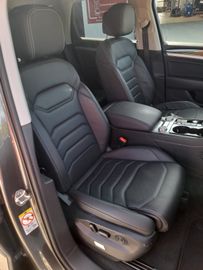 Volkswagen Touareg - 12