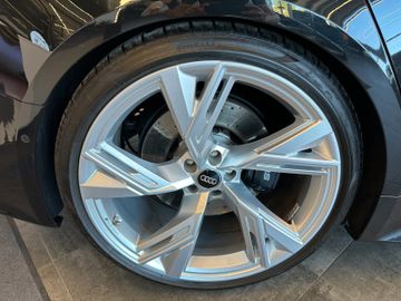 Audi RS6 4.0 TFSI tiptr. quattro *HUD*PANO*MATRIX*