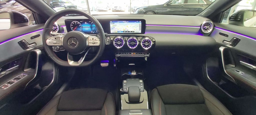 Mercedes-Benz A 250 4M AMG PANO 19 ZOLL TOTW NETTO 32.400