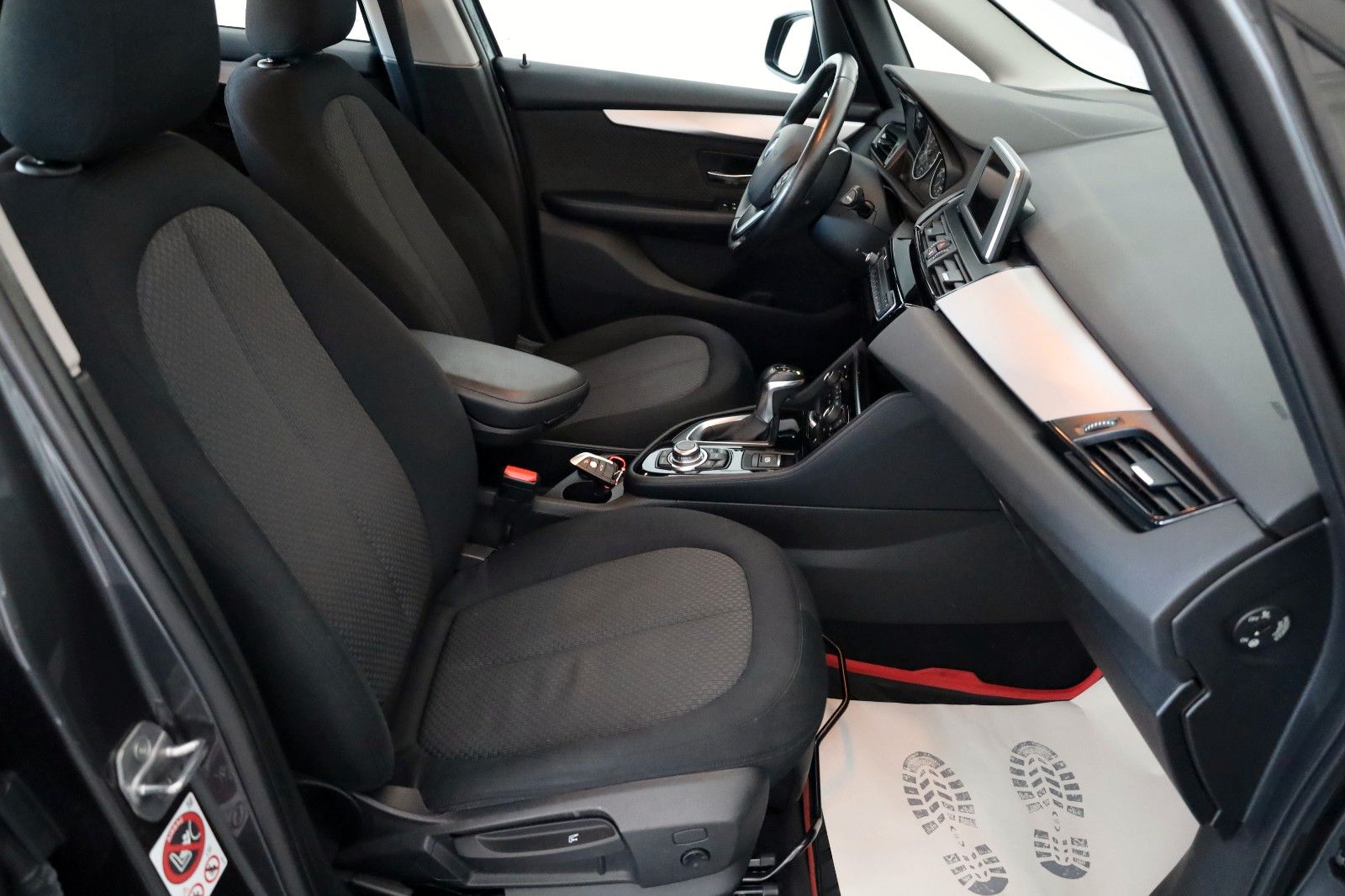 Fahrzeugabbildung BMW 218dA Active Tourer  Navi,LED,SH,PDC,SR+WR