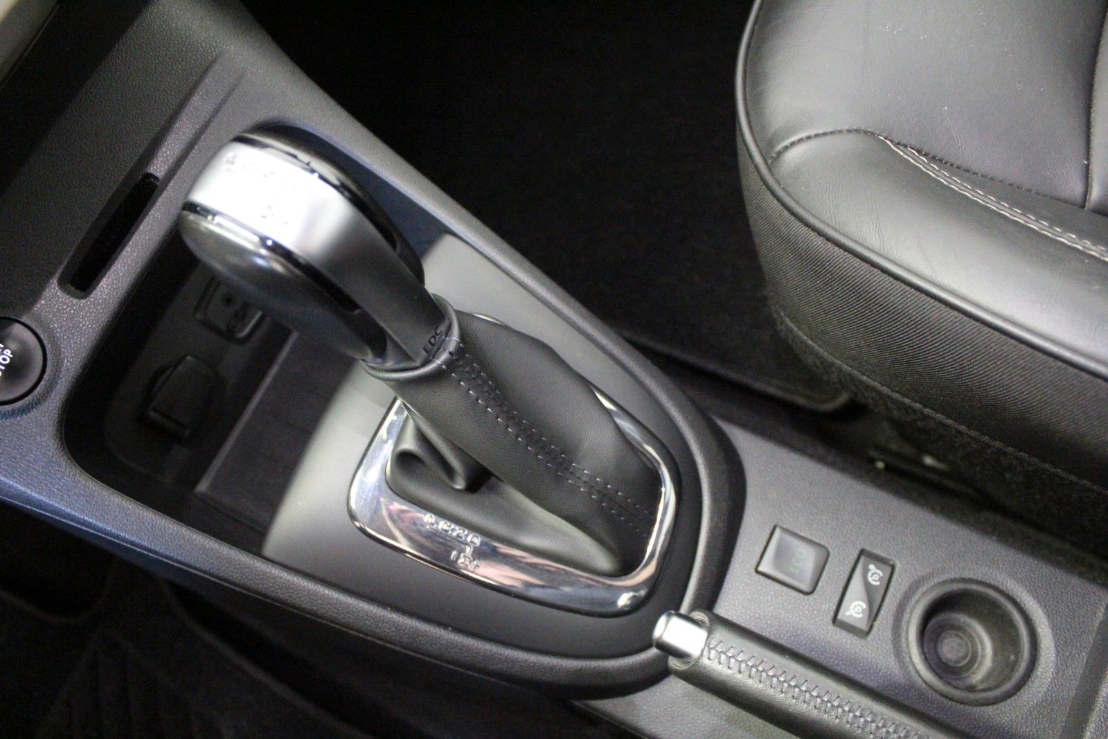 Fahrzeugabbildung Renault Captur TCe 120 EDC *Initiale Navi*Automatik*