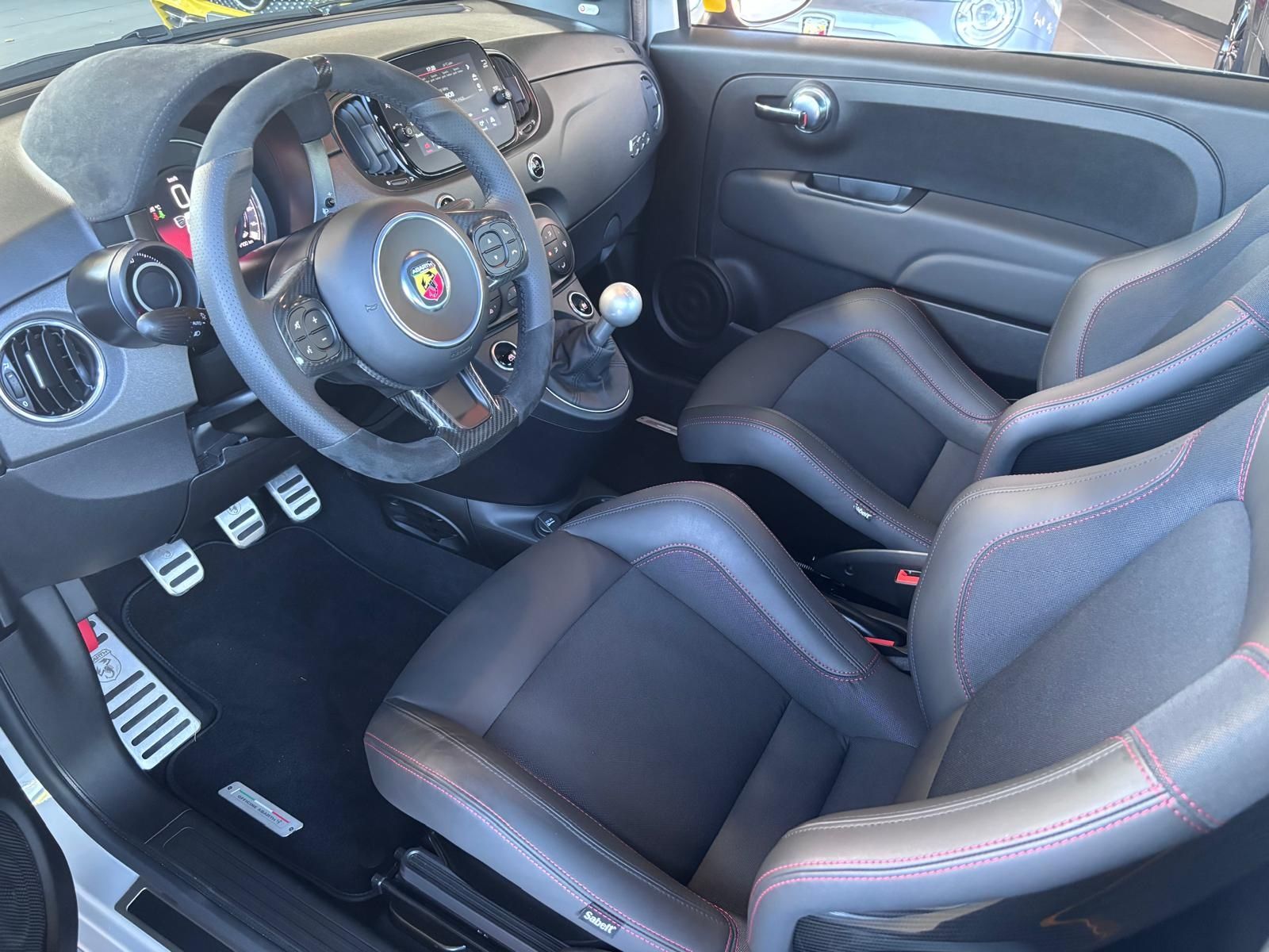 Fahrzeugabbildung Abarth 695 Competizione BEATS SOUNDSYSTEM NAVI ALU