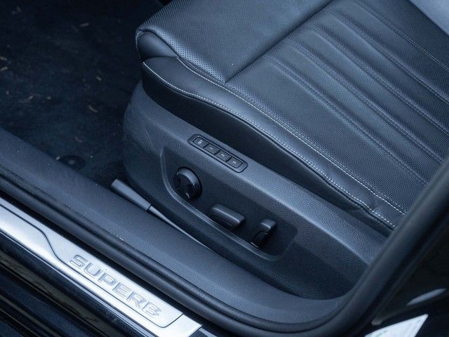 Superb Combi 1.4 iV L&K DSG 360°+AHK+DCC+MATRIX