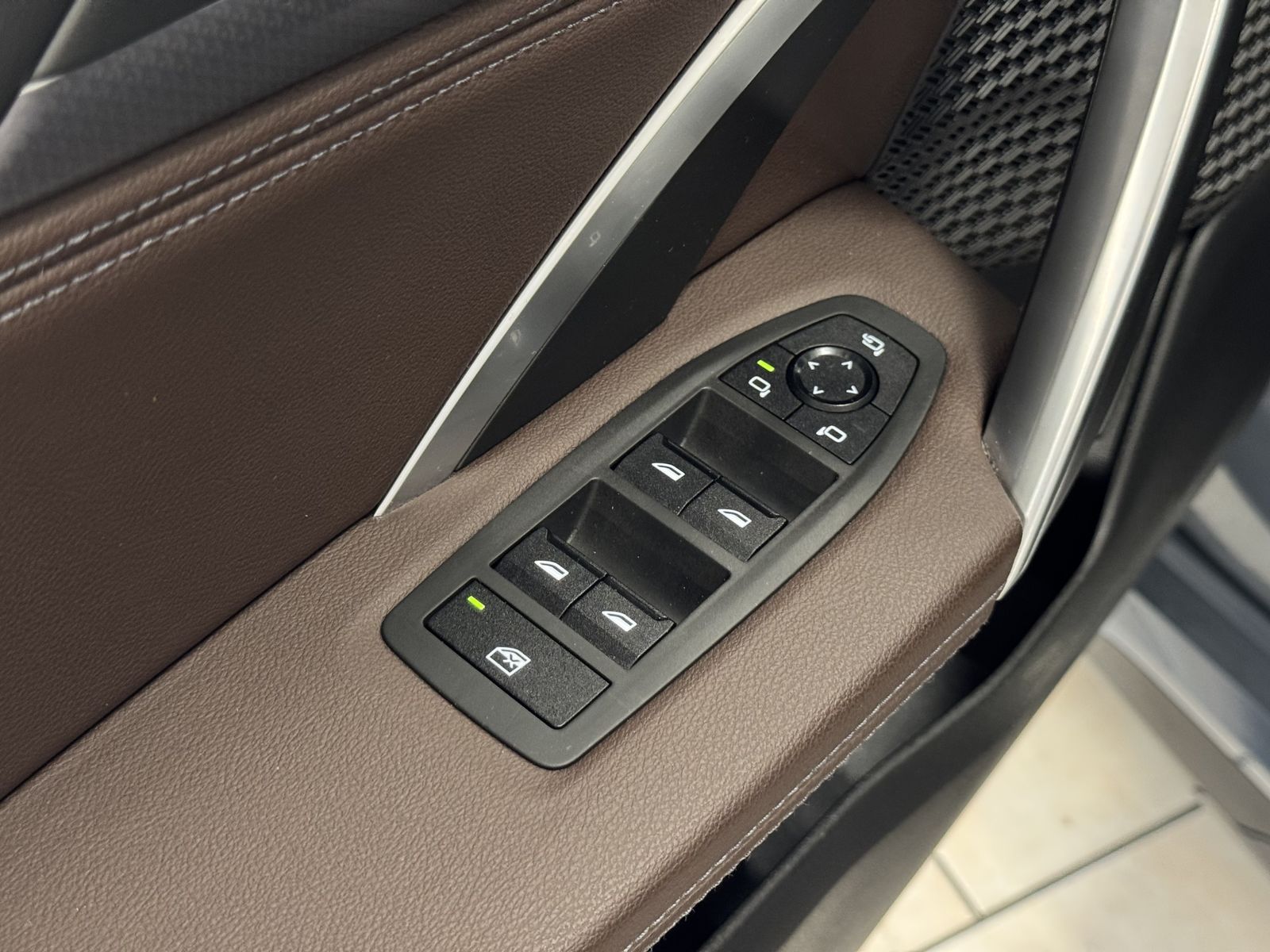 BMW iX1 30 xDrive M-Paket HUD Leder LED ACC Memory foto 14
