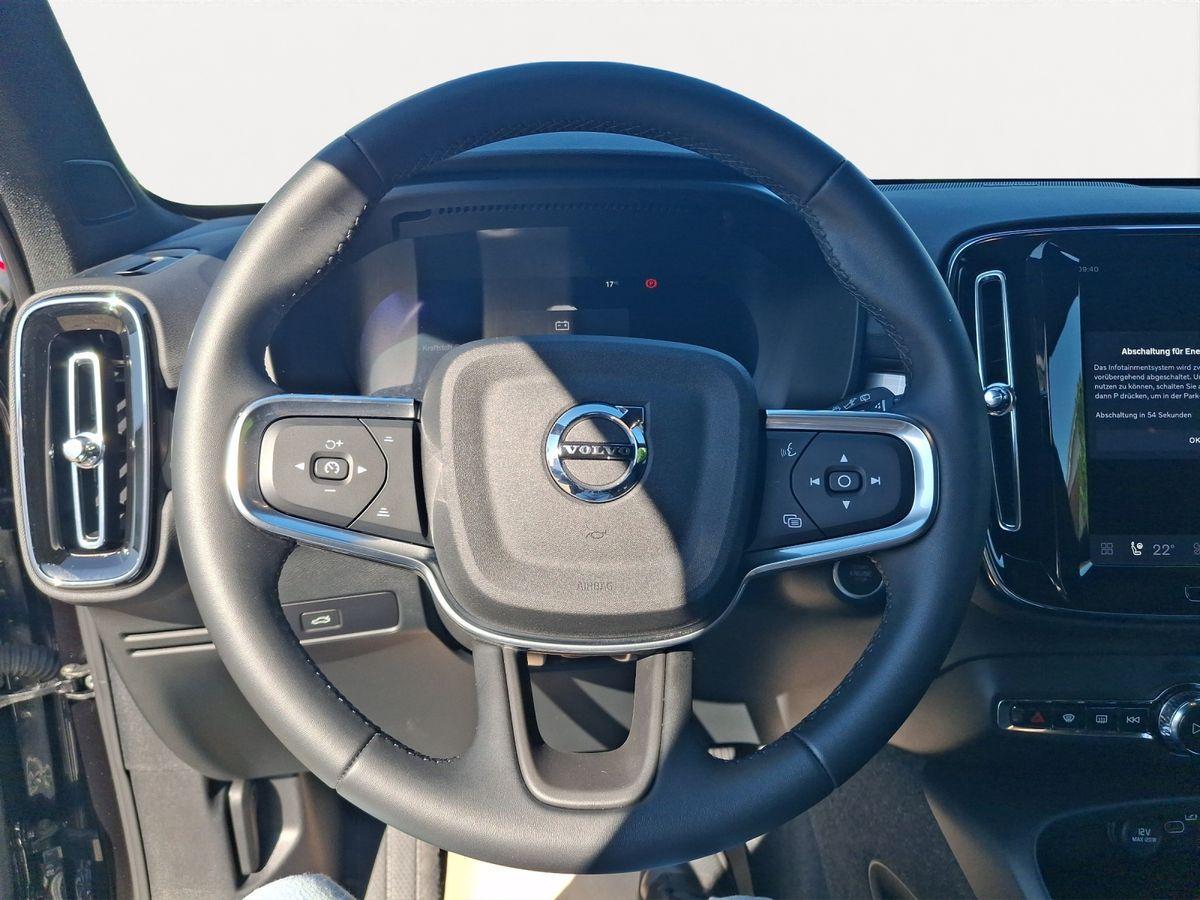 Volvo XC40 B3 Black Edition Plus 360° AHK PANO H/K LED