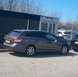 Toyota Avensis Combi Executive 2.2  Automatik - Toyota Avensis aus 2011