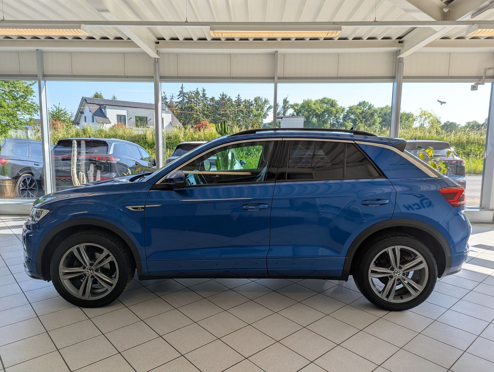 Fahrzeugabbildung Volkswagen T-Roc 1.5 TSI DSG 2x R-Line Sport Pano AID LED