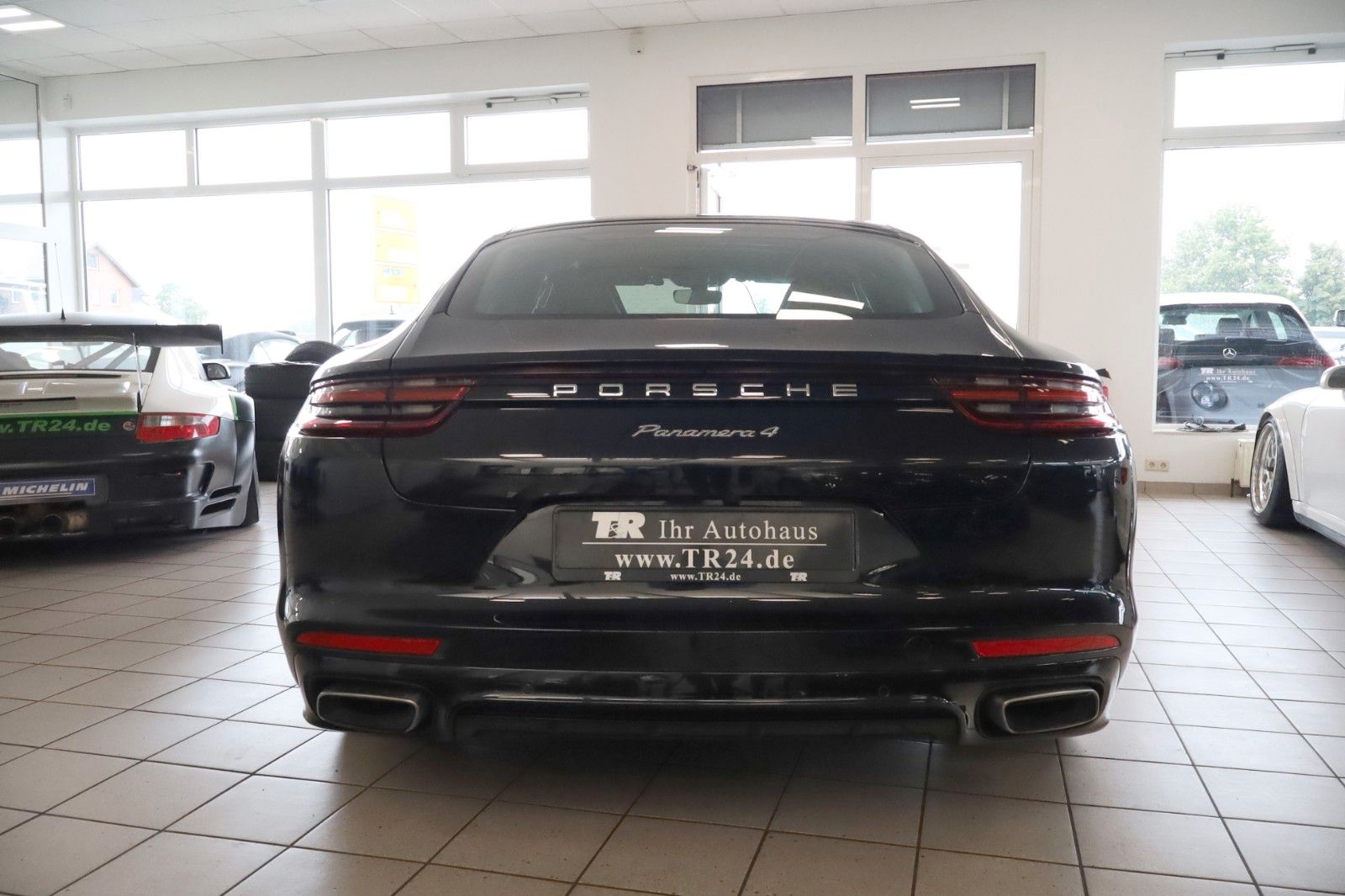 Fahrzeugabbildung Porsche Panamera 4 PDK SportDesignPaket, Kamera, 20"Zoll