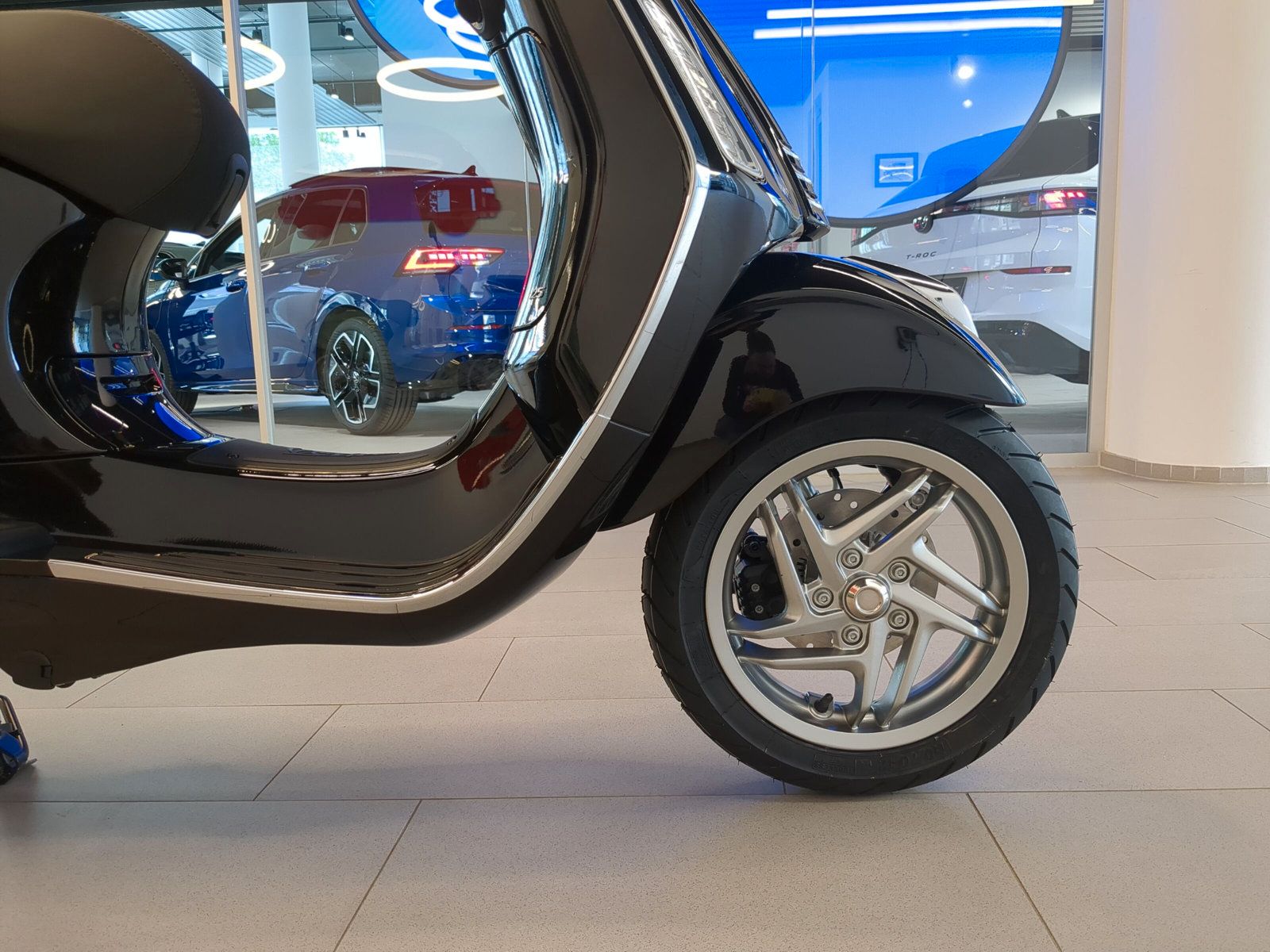 Fahrzeugabbildung Vespa PRIMAVERA 125 NERO CONVINTO