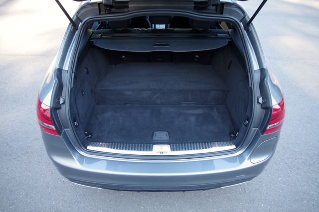 Mercedes-Benz C 300 e T AMG Line*Pano,Distronic+,Head-Up,360°