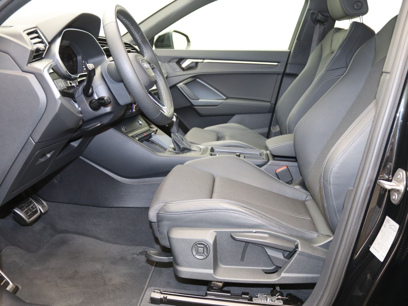 Audi Q3 Sportback S-Line 40TFSI quattro S-tronic/ LED foto 15