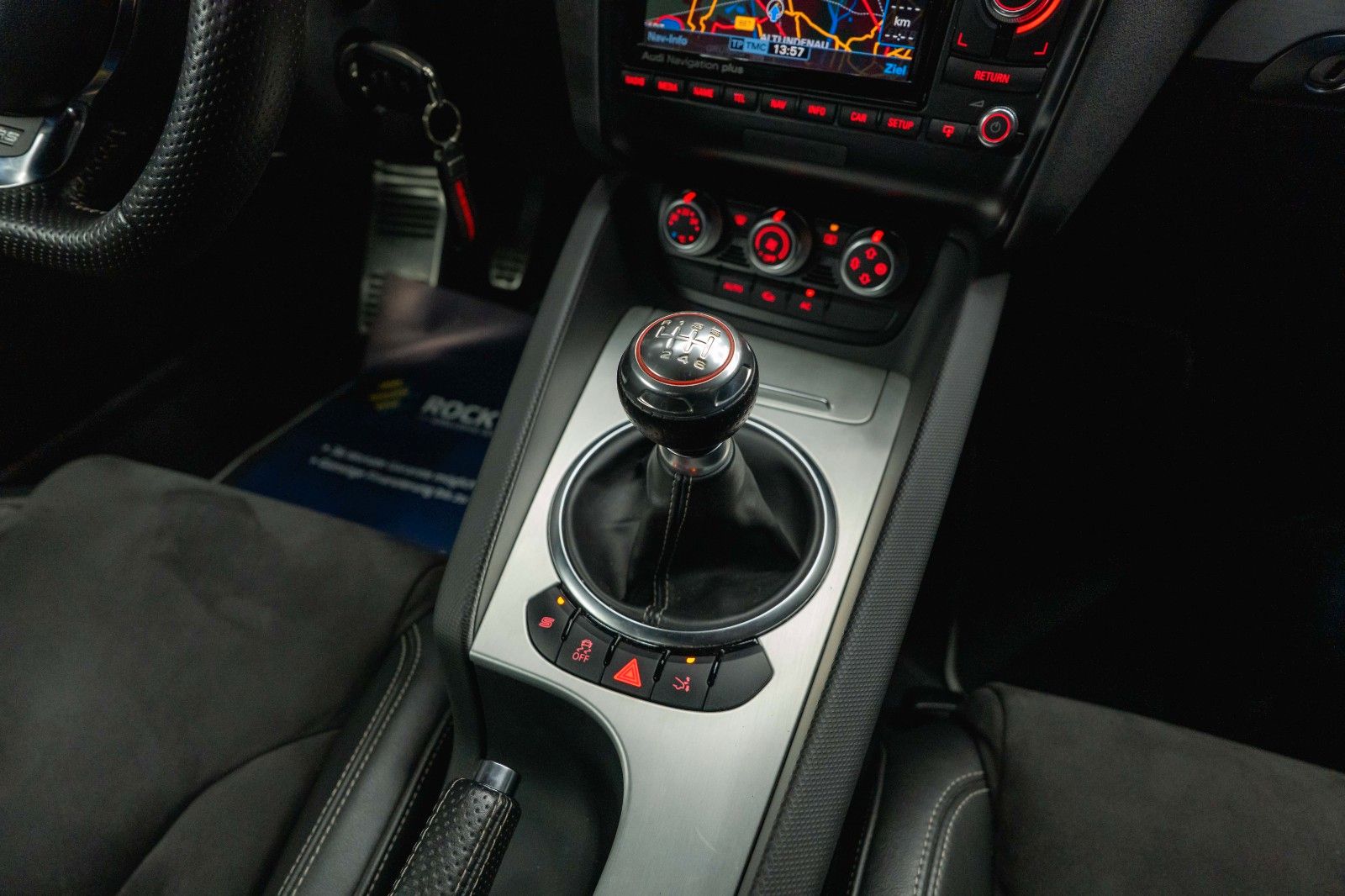 Fahrzeugabbildung Audi 2.5 TFSI TT RS Coupe quattro 6-Gang *Bi-Xenon*