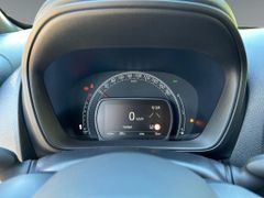 TOYOTA Aygo X Teamplayer