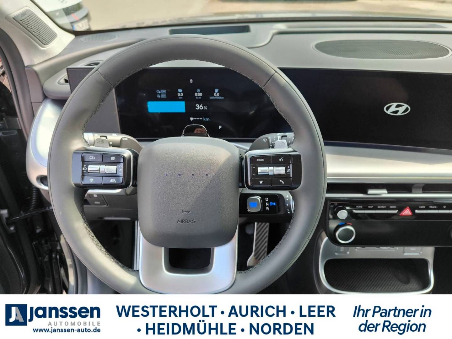 Fahrzeugabbildung Hyundai IONIQ 9 UNIQ Panorama-Glas-Schiebedach, Swivel-P