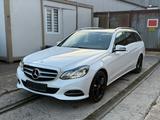 Mercedes-Benz E 200 E -Klasse T-Modell E 200   *NEU TÜV AUTOM* - Mercedes-Benz E 200 in Bochum