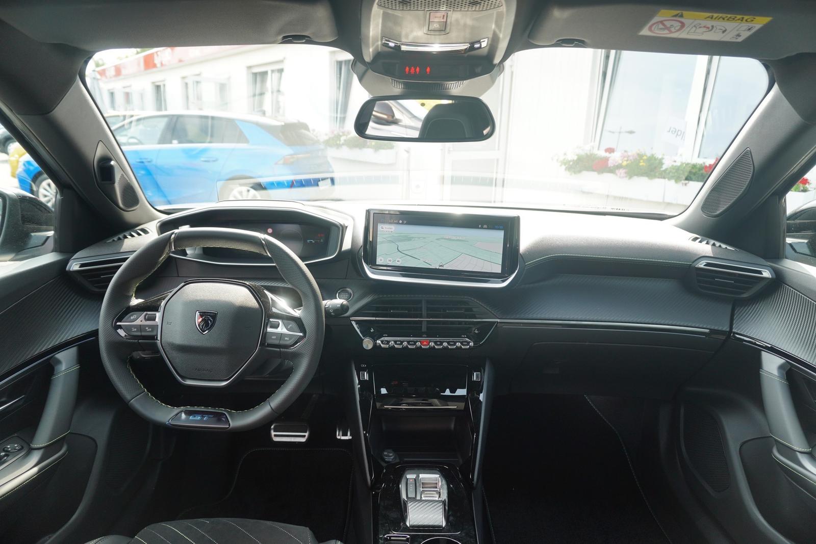 Peugeot 2008 GT 1.2 Hybrid 145 Aut. LED ACC Navi 360°