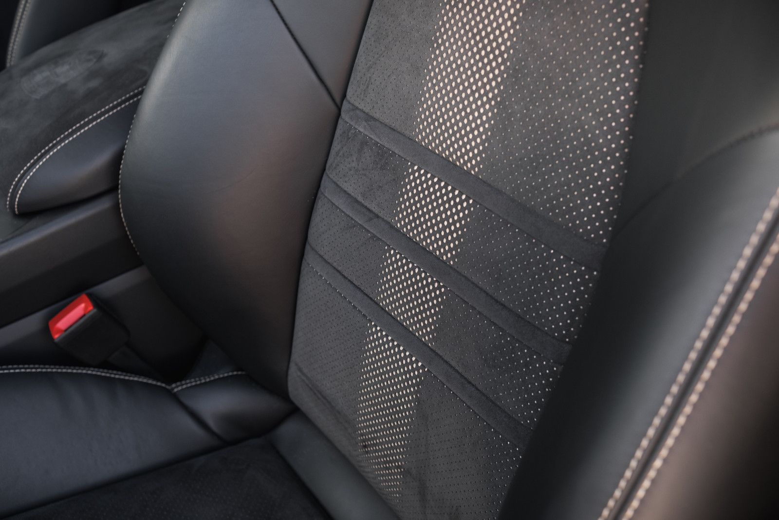 Fahrzeugabbildung Porsche Cayenne Coupe Turbo GT-Burmester-Keramik-1.Hand