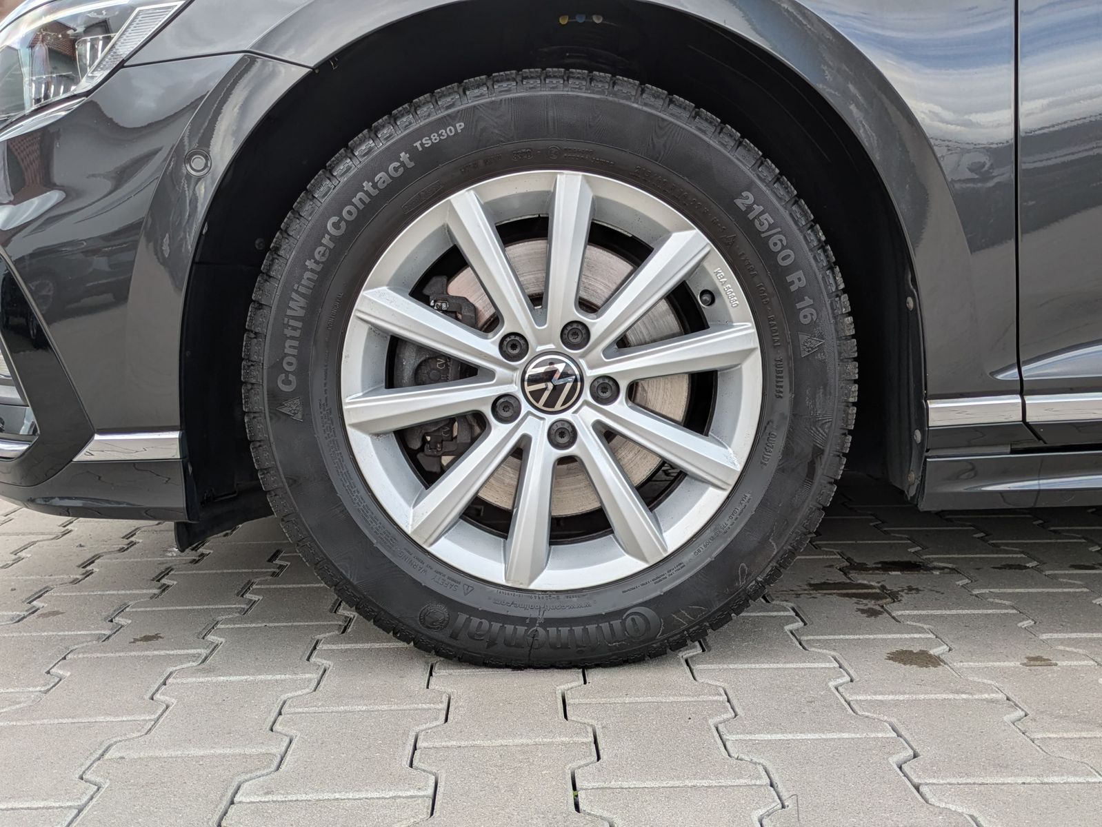 Fahrzeugabbildung Volkswagen Passat 2.0 TDI 2x R-Line MATRIX*KAMERA*ACC*NAVI