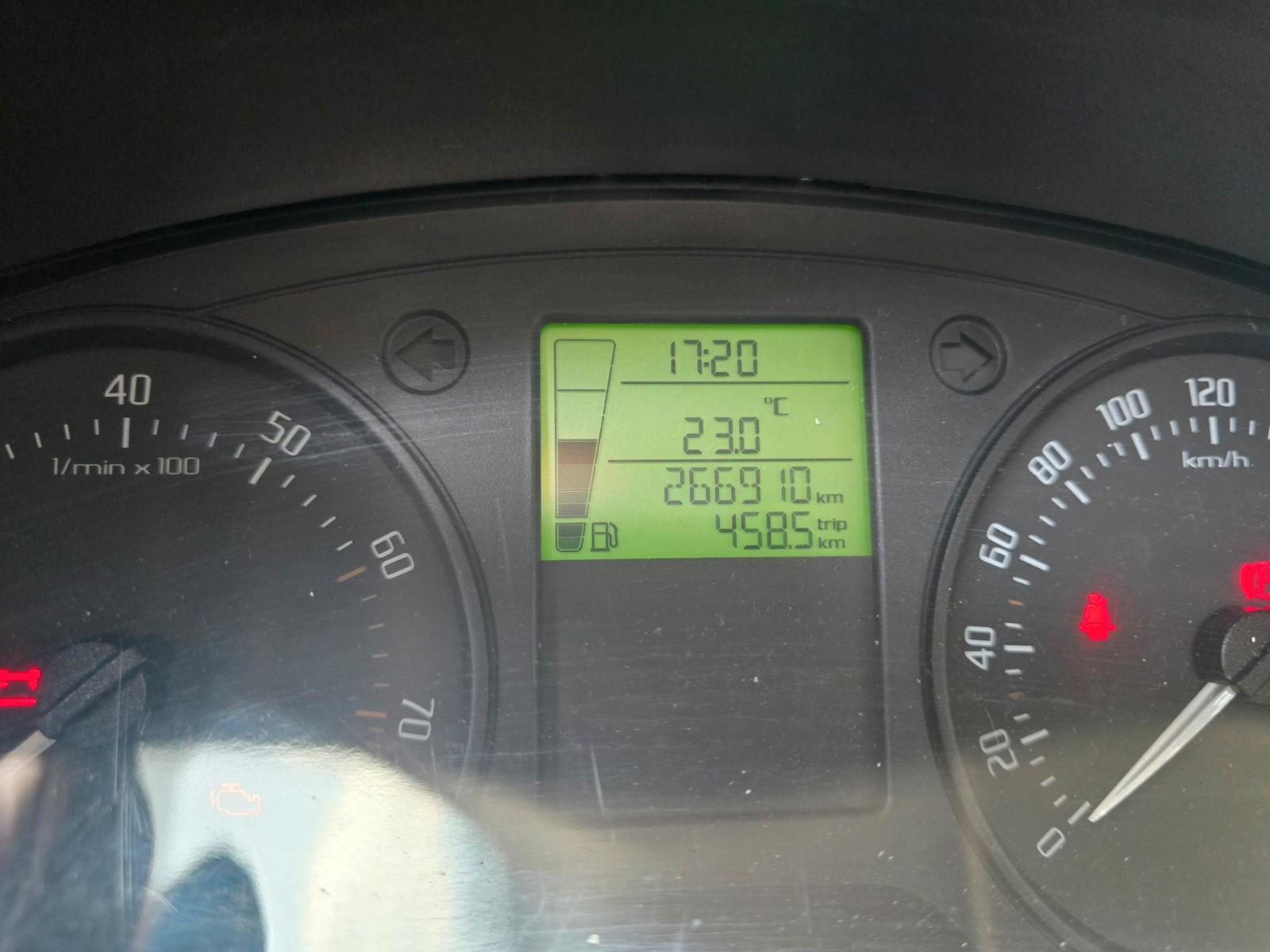 Skoda Fabia 2011 — photo 12