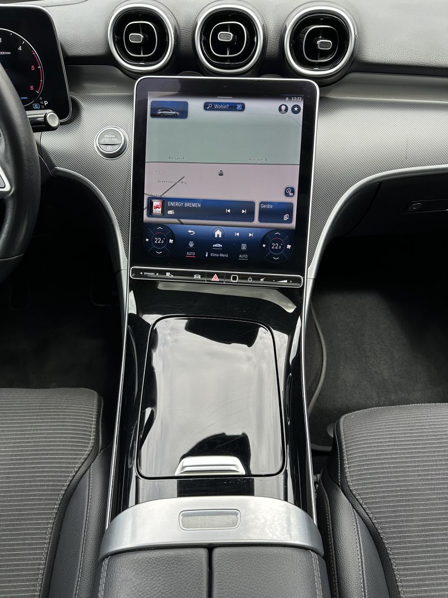 Fahrzeugabbildung Mercedes-Benz C 220d T 4Matic Avantgarde NAV+LED+ACC+PANORAMA