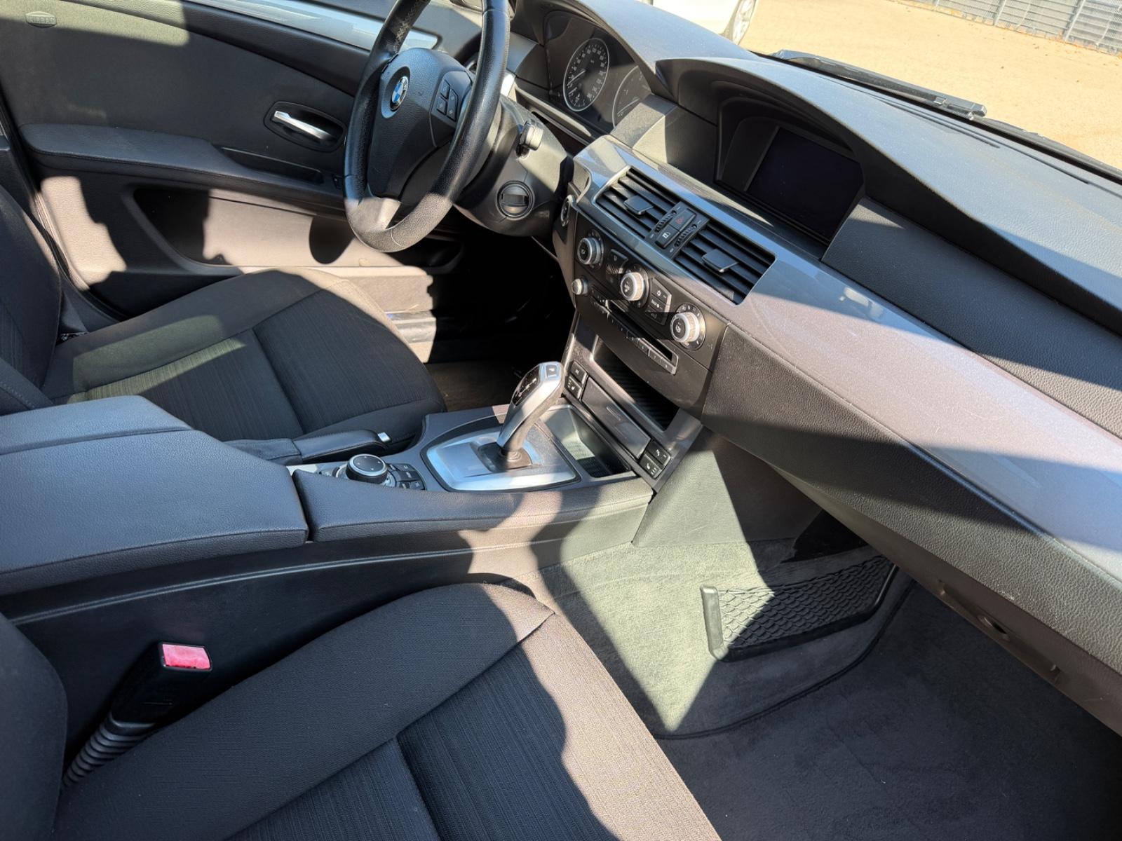 BMW 520 2010 — photo 14