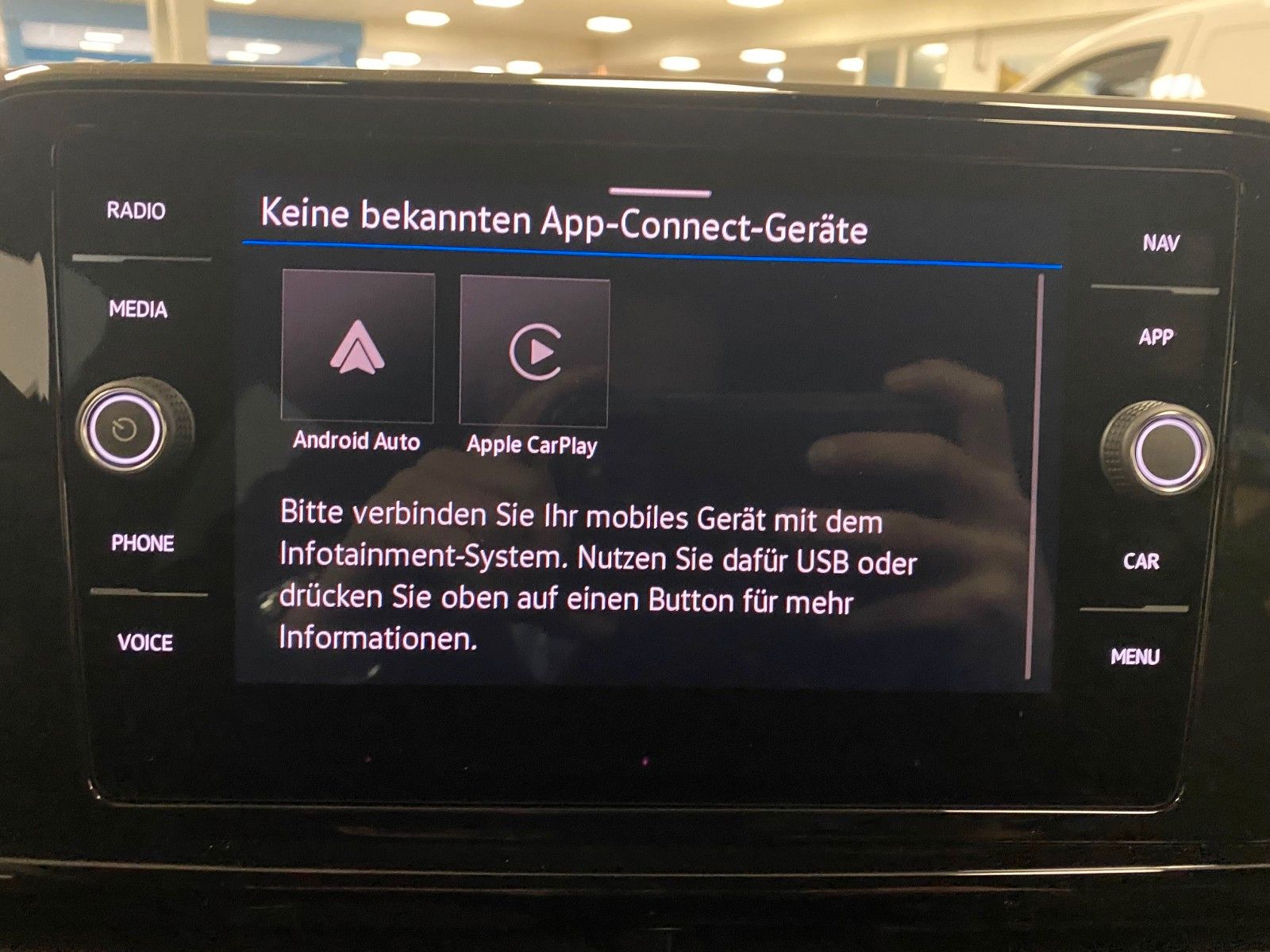 Fahrzeugabbildung Volkswagen T-Roc 2.0 TSI DSG 4MOTION R-Line+AHK+Black Style