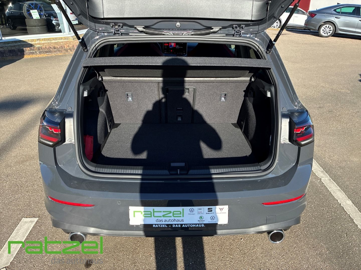 Fahrzeugabbildung Volkswagen Golf GTI Business Paket+Black Style+IQ.Light+AHK