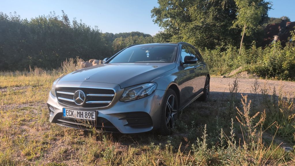 Image of Mercedes-Benz E 300