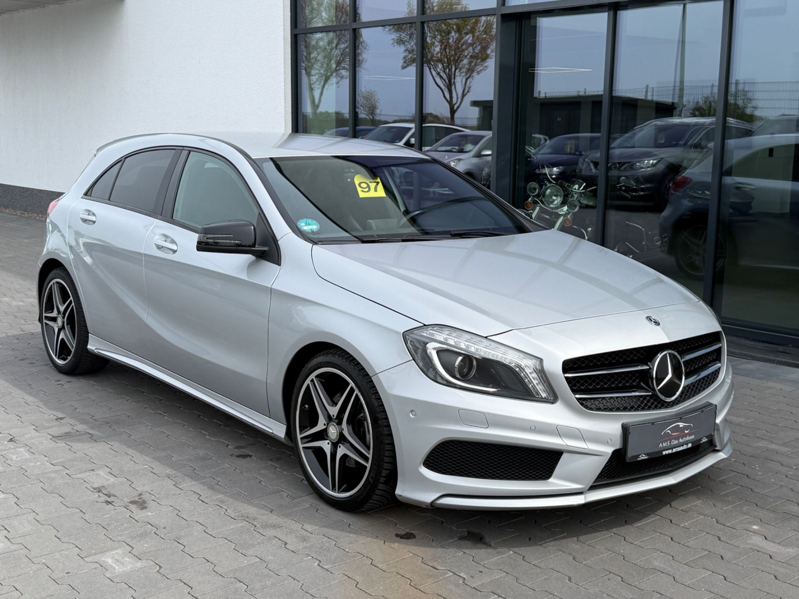 A 180 AMG Styling Leder Navi Xenon