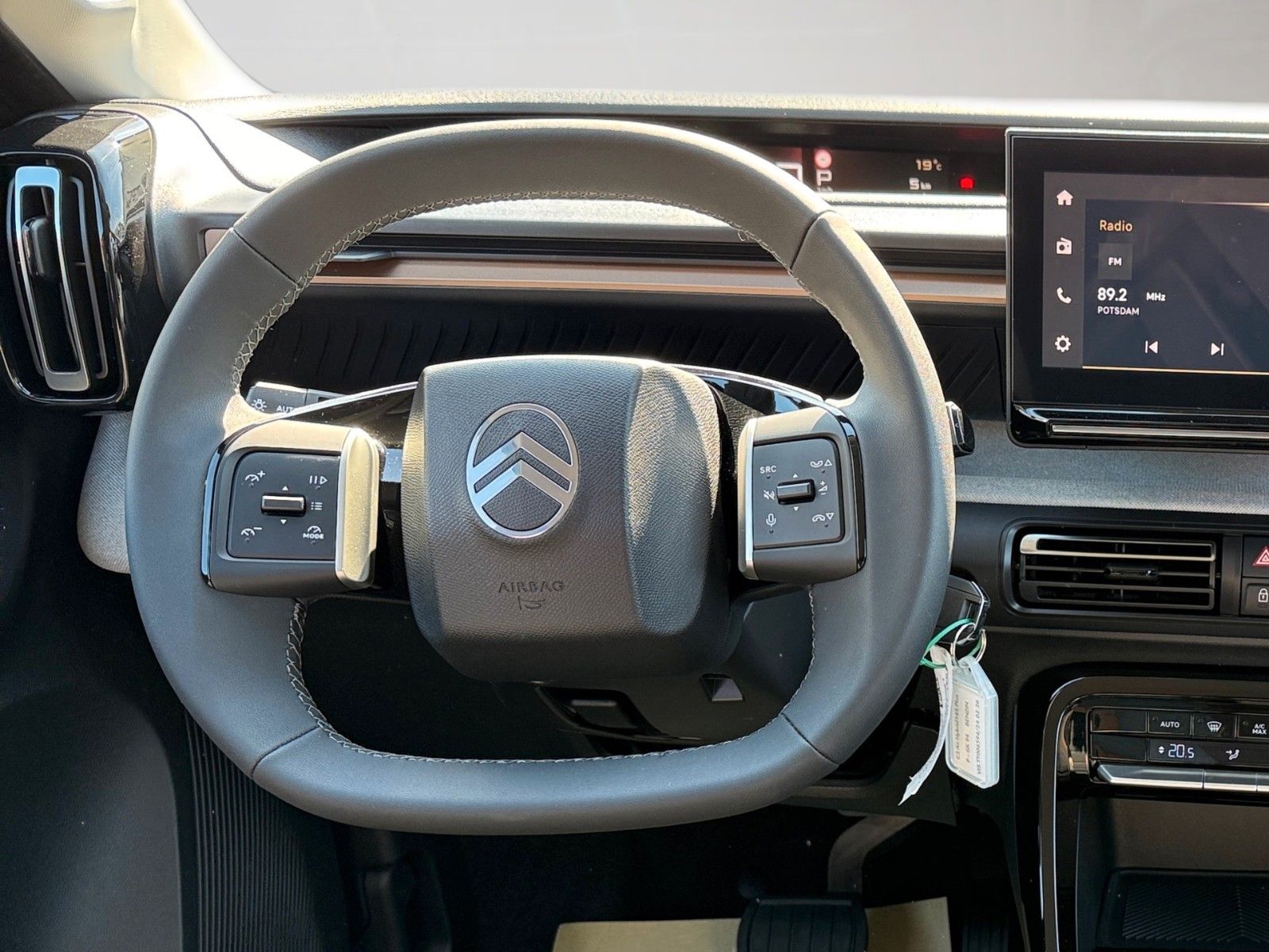 Fahrzeugabbildung Citroën C3 Aircross Hybrid 145 PLUS*Ganzjahresreifen