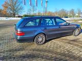 Mercedes-Benz E 280 CDI  T AVANTGARDE Avantgarde - Mercedes-Benz E 280 mit Diesel-Antrieb: Kombi