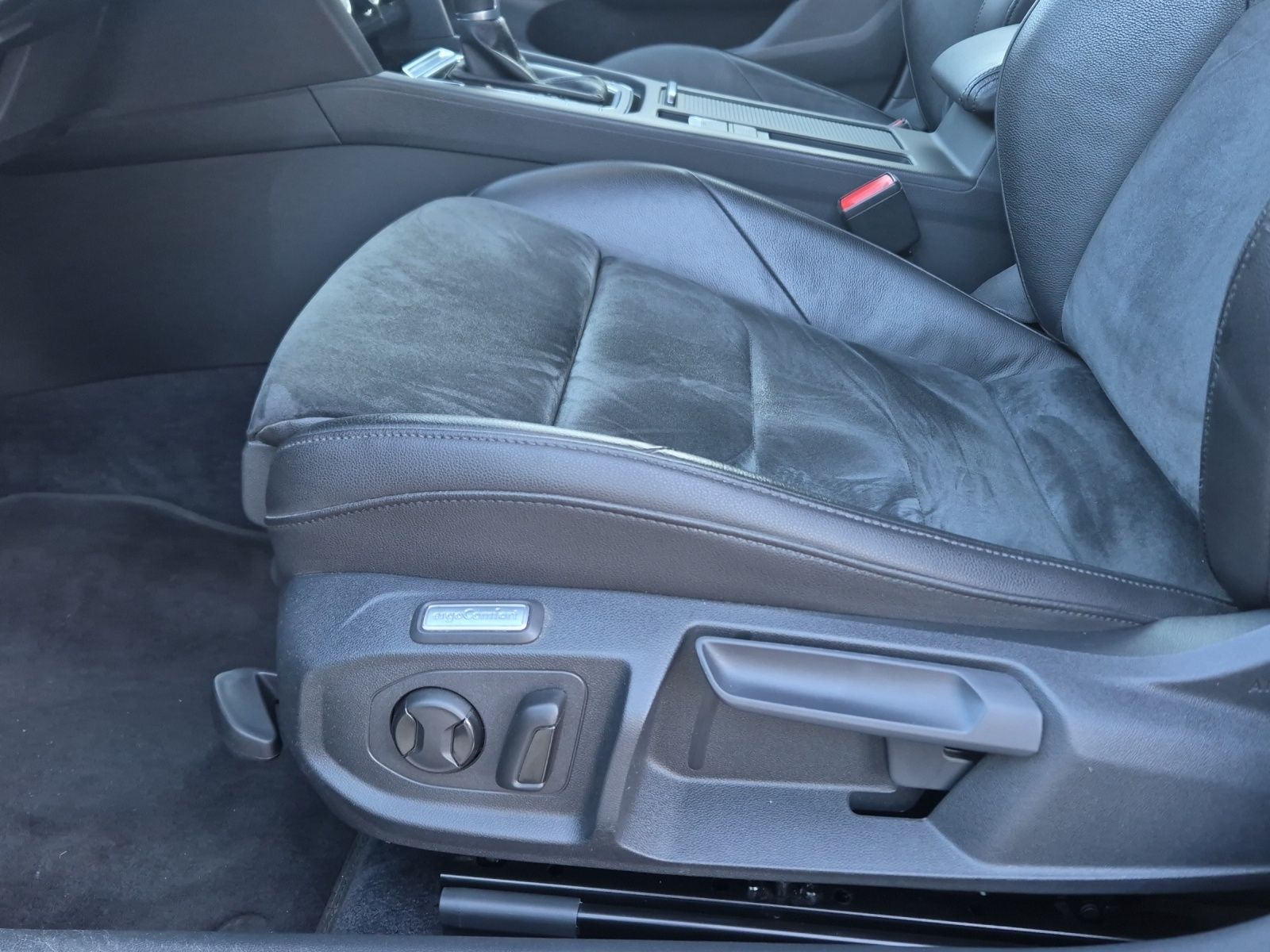 Fahrzeugabbildung Volkswagen Arteon Elegance 2.0 TSI AHK Navi LED Leder