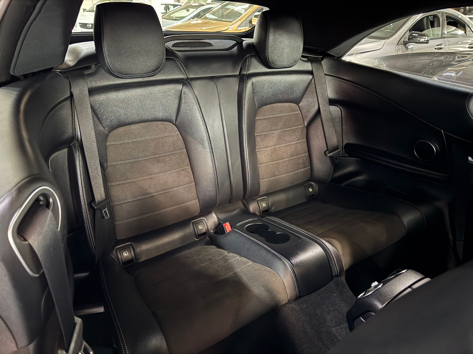 Fahrzeugabbildung Mercedes-Benz C 200 9GT CABRIO 2X AMG LINE AIRSCARF 360°KAMERA