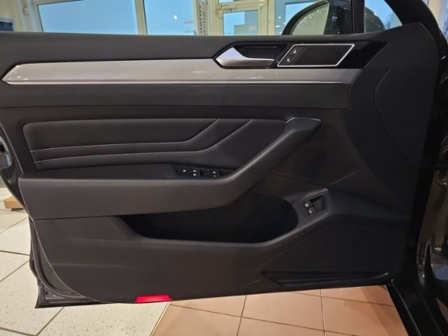 Fahrzeugabbildung Volkswagen Passat Variant 1.4 DSG Hybrid GTE UPE 62TEUR PAN