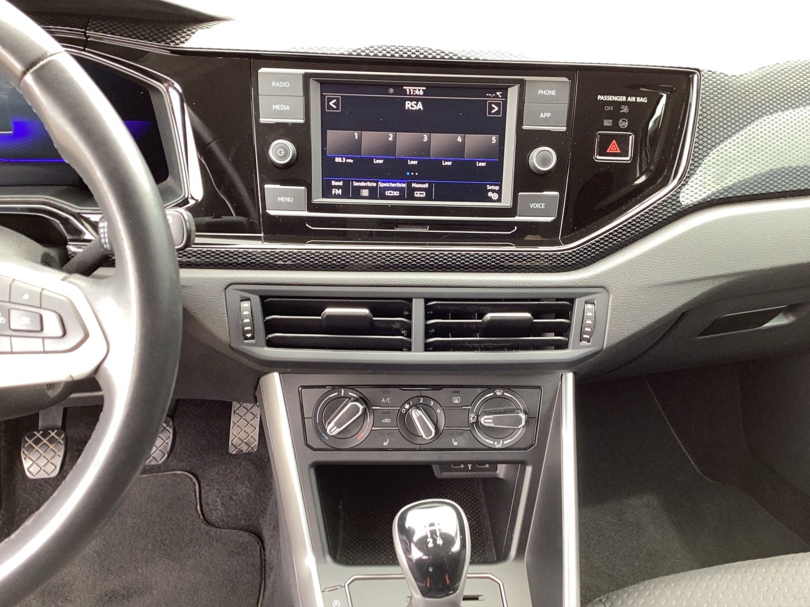 Fahrzeugabbildung Volkswagen Polo Life LED CarPlay Klima AID PDC SH LM