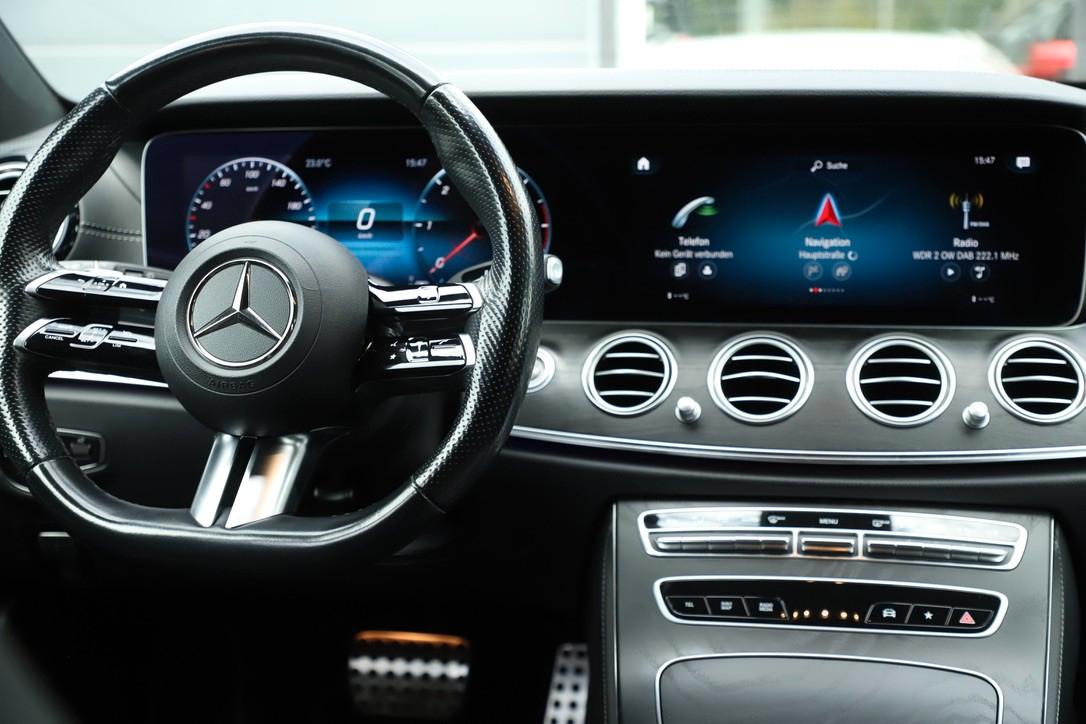 Mercedes-Benz E 220 d T-Modell AMG AHK SCHIEBEDACH