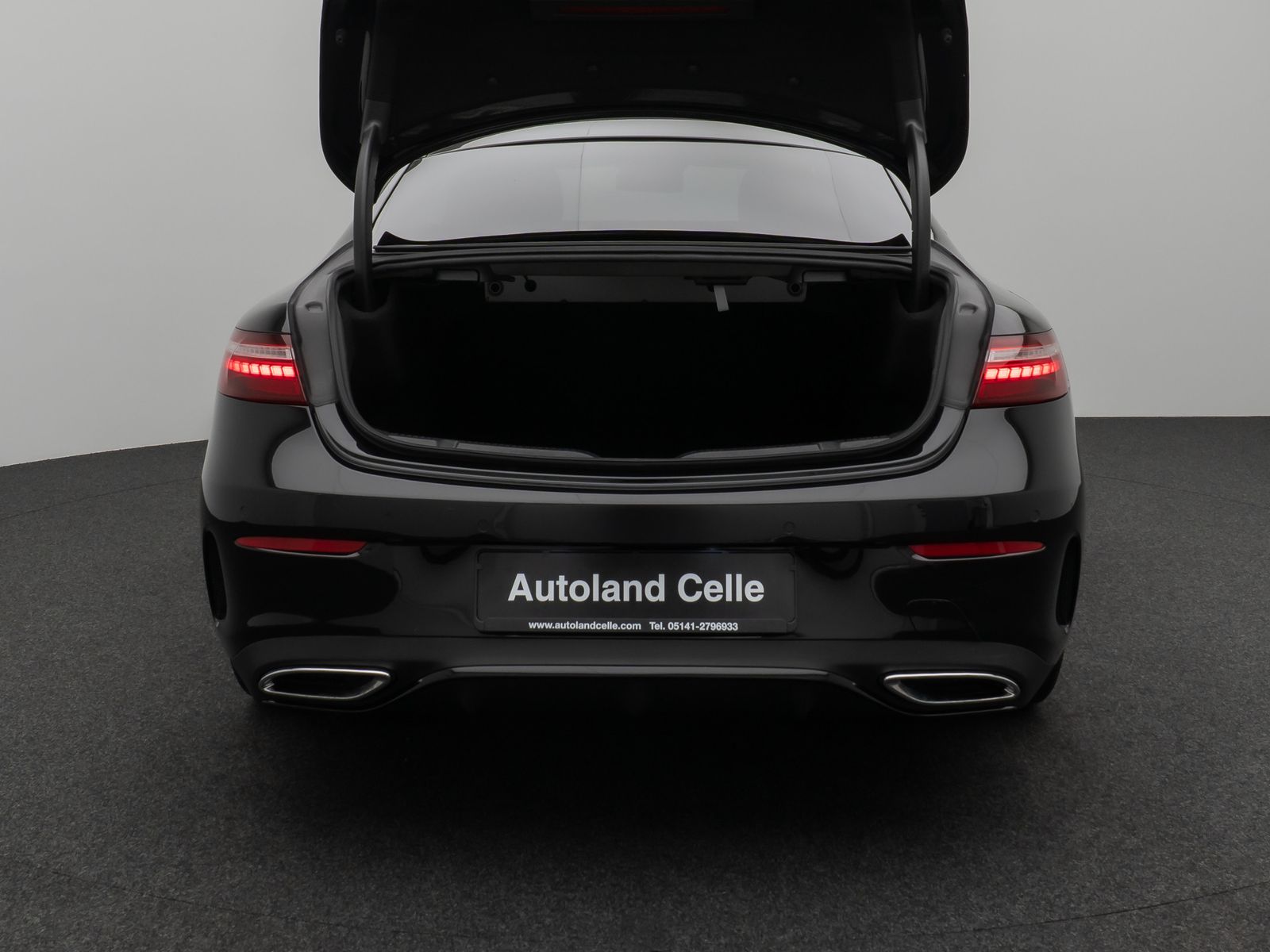 Fahrzeugabbildung Mercedes-Benz E300d Coupe 4Matic AMG Panorama Kamera LED