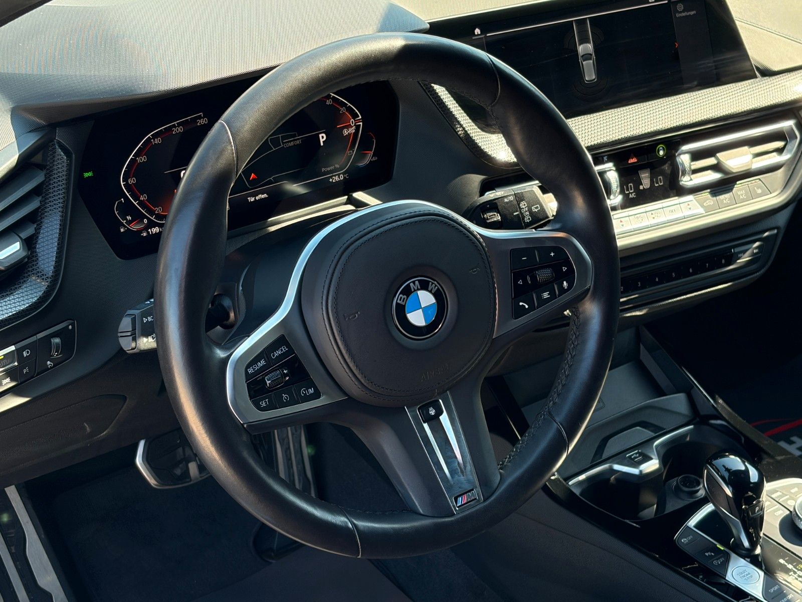 Fahrzeugabbildung BMW 118i M Sport Autom SHZ LHZ Hifi Amb Navi CarPlay