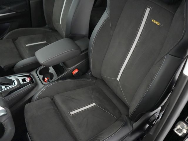 Grandland GSe PHEV 4X4 AT+LED+NAVI+RÜCKFAHRKAMER