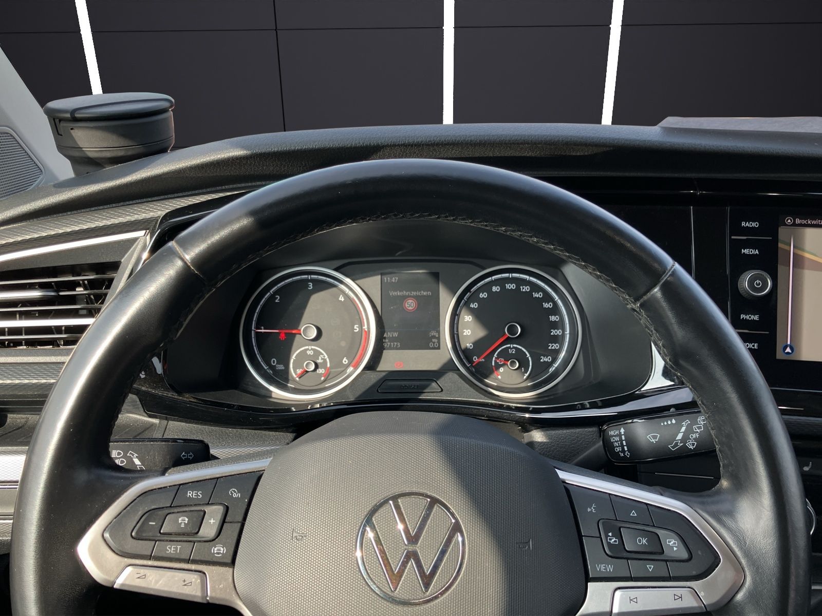 Fahrzeugabbildung Volkswagen T6 Multivan T6.1 TDI Gen Six LED ACC AHK SH PDC