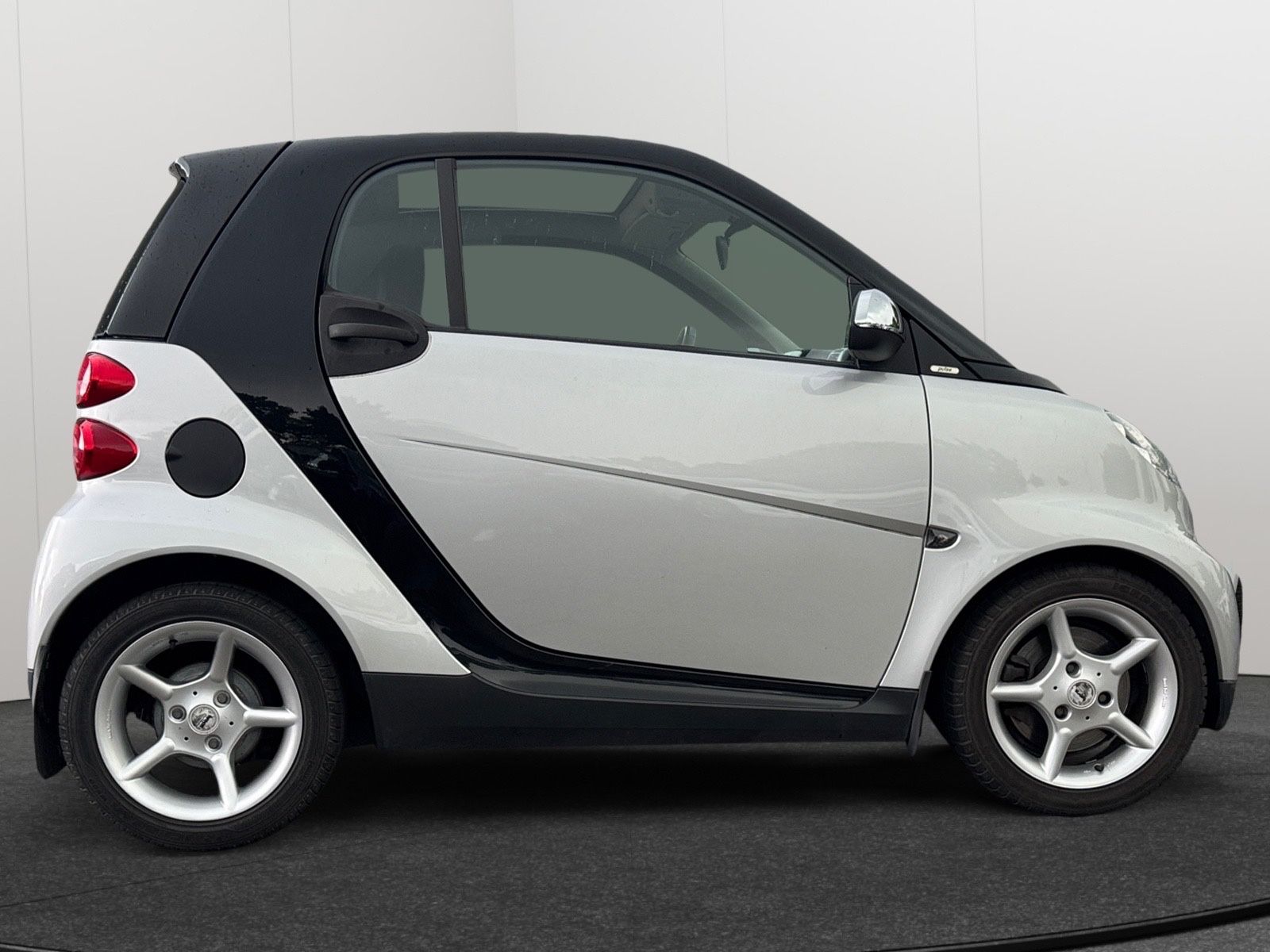 Fahrzeugabbildung Smart ForTwo  coupe Basis 52kW*Servo*Klima*8Fach Alu