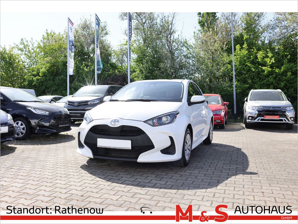 TOYOTA Yaris