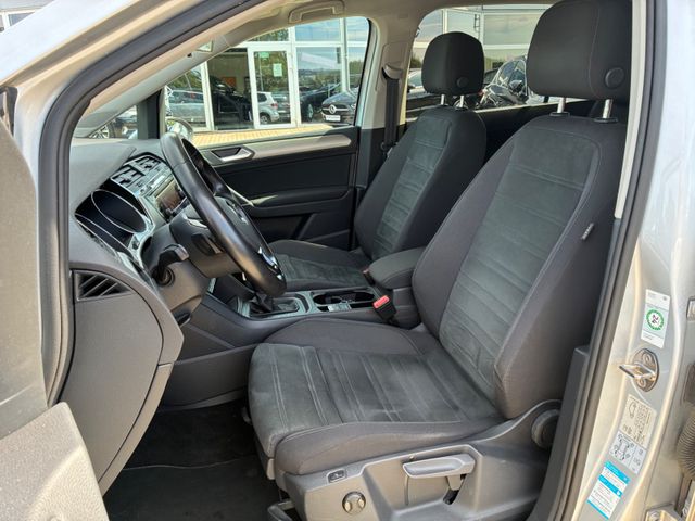 Fahrzeugabbildung Volkswagen Touran 2.0 TDI Comfortline>AUT/AHK/ACC/PDC/SHZ<