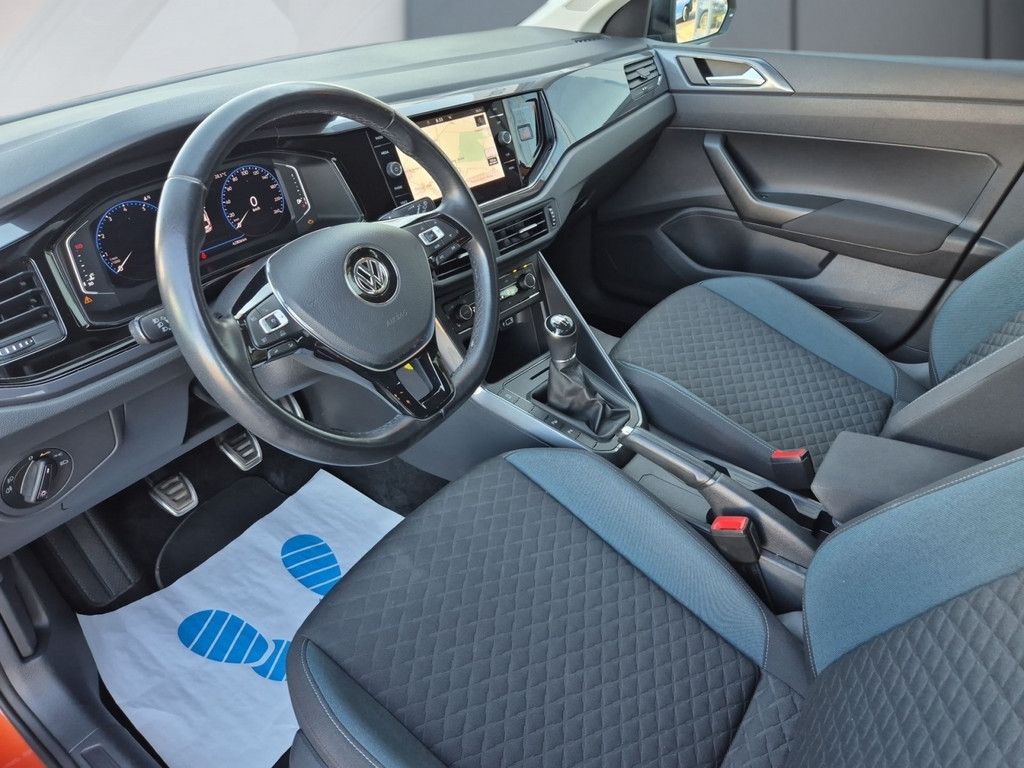 Polo 1.0 TSI R-Line *LED*NAVI*REAR VIEW*SHZ*PDC*