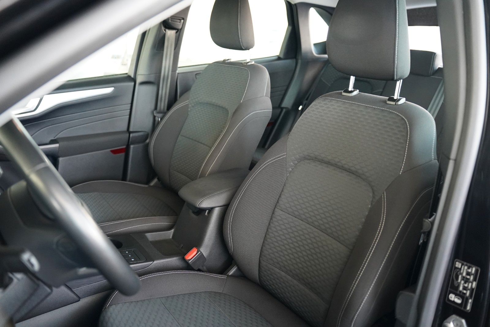 Fahrzeugabbildung Ford Kuga PHEV C&C Winter-Paket*Allwetter*Navi*Assist